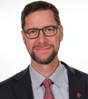 Joel Wainwright headshot