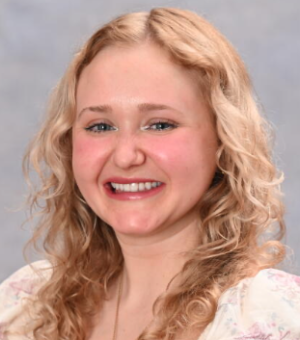 Kaylee Farr headshot