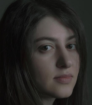 Fateme Maklavani headshot
