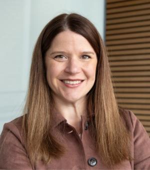 Stephanie Moulton headshot