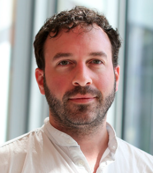 Daniel Roberts headshot